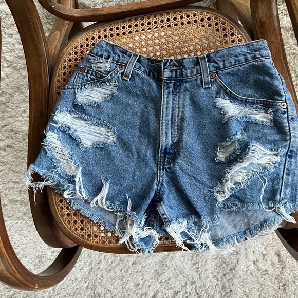 Women’s Vintage White Tab Custom Distressed Levi Shorts - Picture 2 of 7